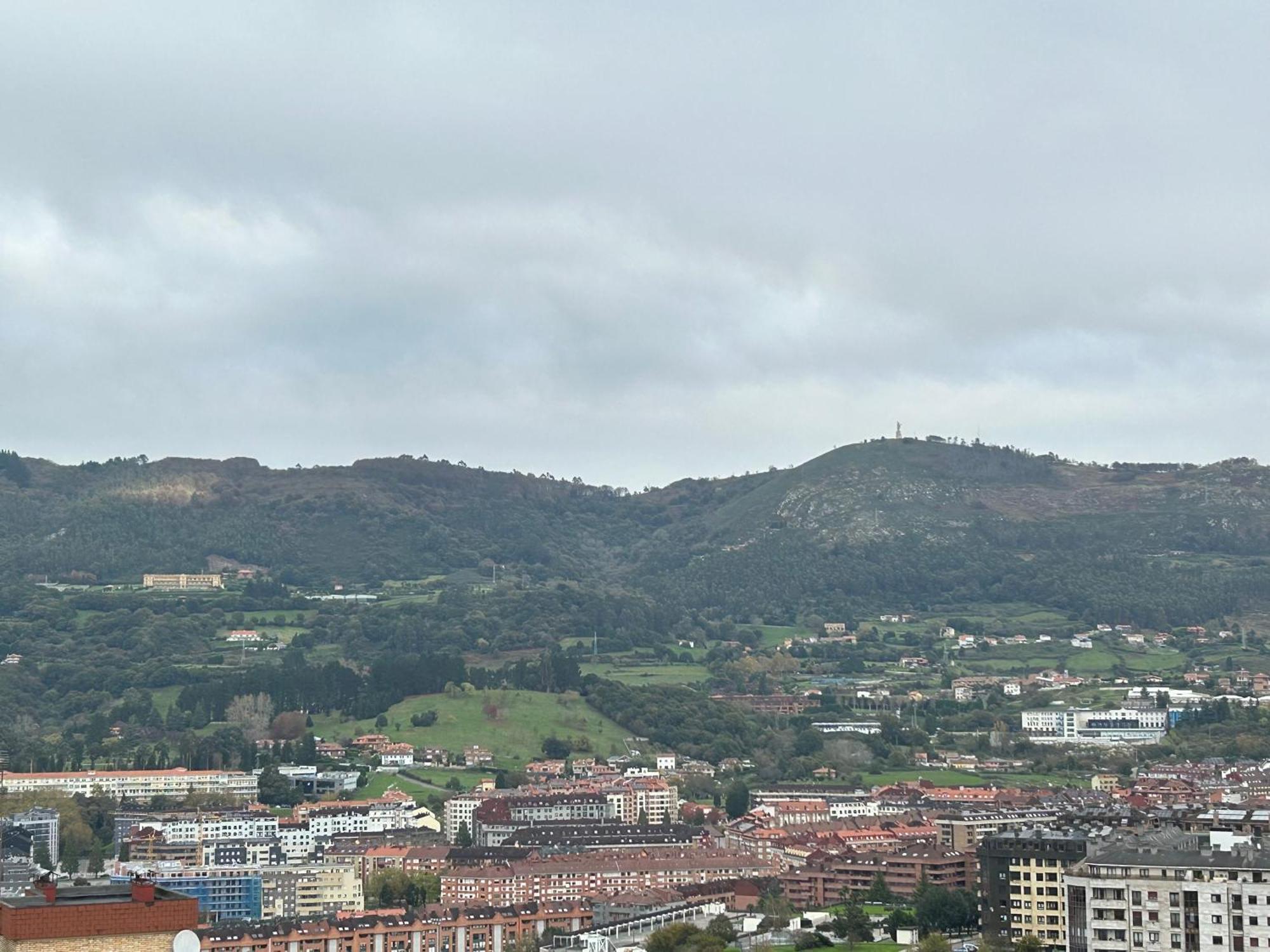 Vistas Monte Naranco Apartamento Con Parking 5Euros Al Dia Oviedo Exteriér fotografie